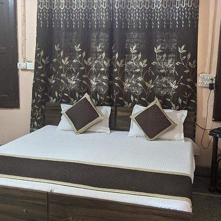 Hotel Kanchan Dehradun Exterior photo