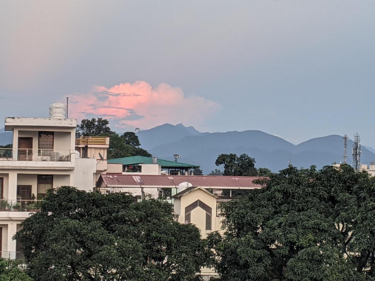 Hotel Kanchan Dehradun Exterior photo