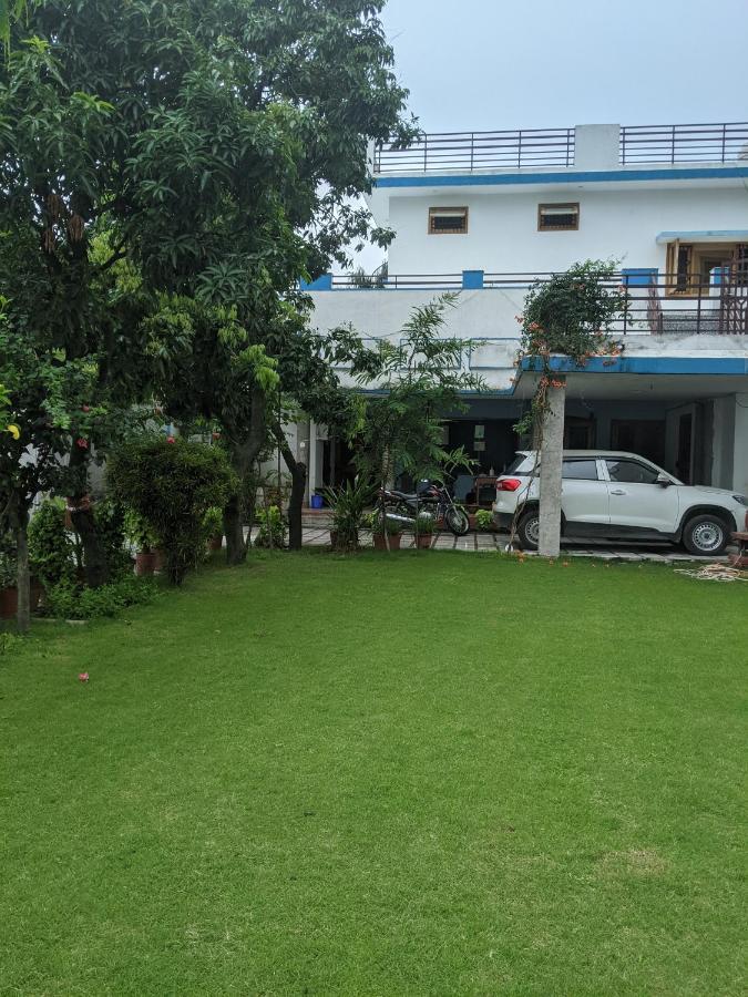 Hotel Kanchan Dehradun Exterior photo